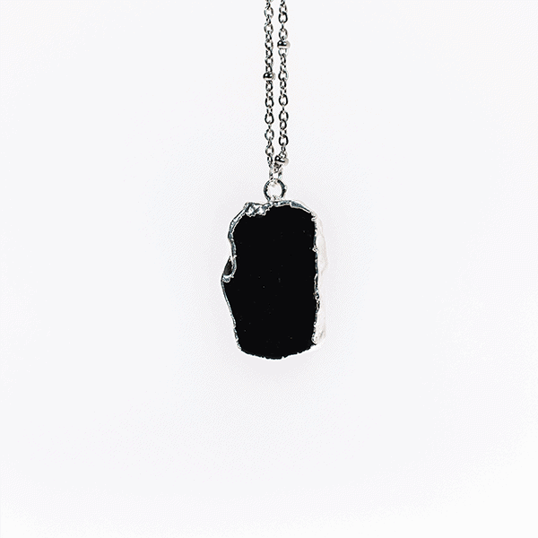Collier avec pierre naturelle sertie